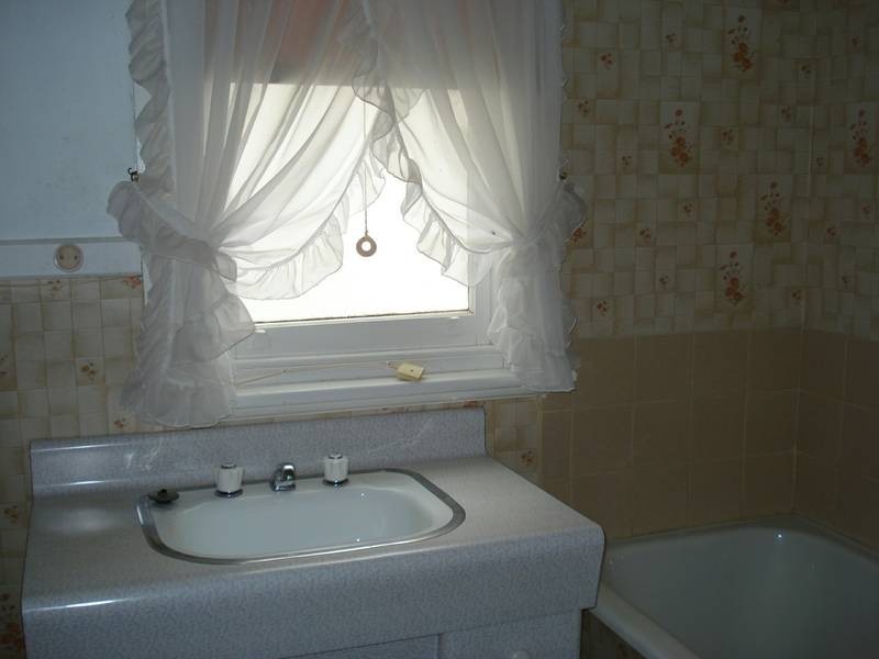 17 THOMPSON STREET, Dunolly VIC 3472