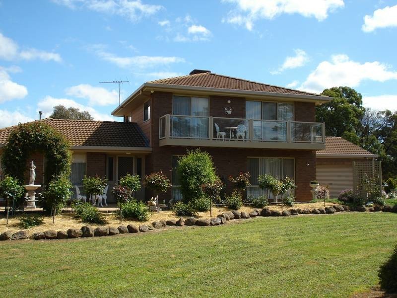 5 BARINGHUP ROAD, Carisbrook VIC 3464