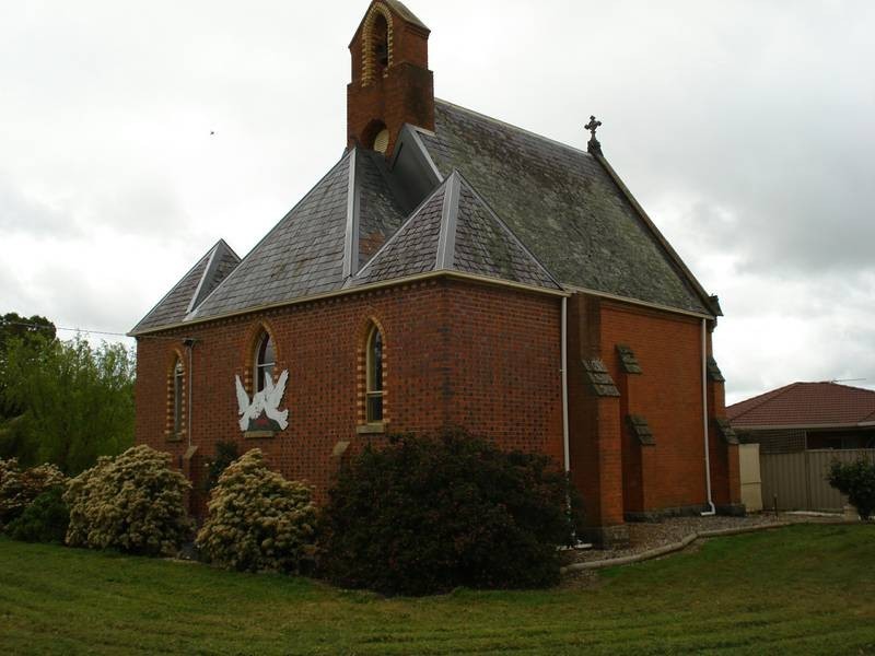 16 McNEIL STREET, Carisbrook VIC 3464