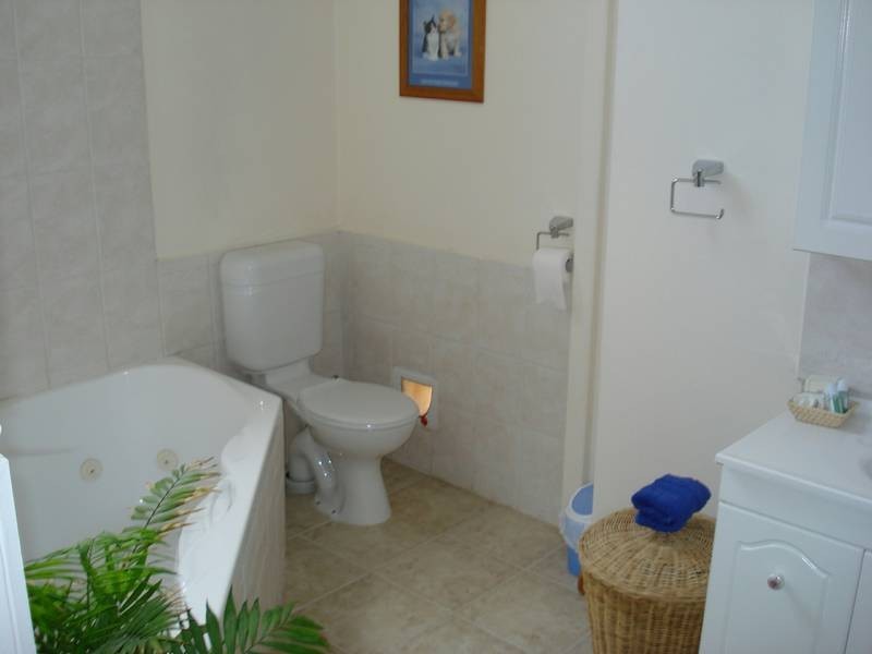 16 McNEIL STREET, Carisbrook VIC 3464