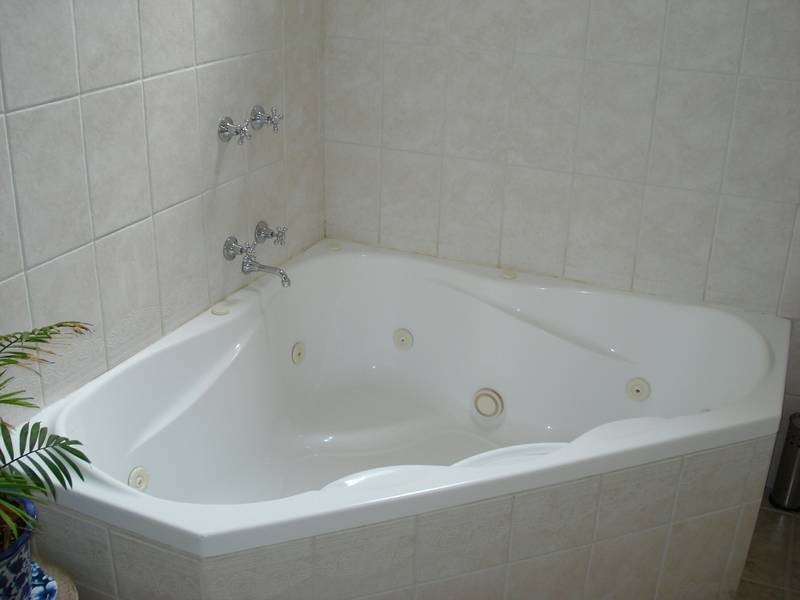 16 McNEIL STREET, Carisbrook VIC 3464