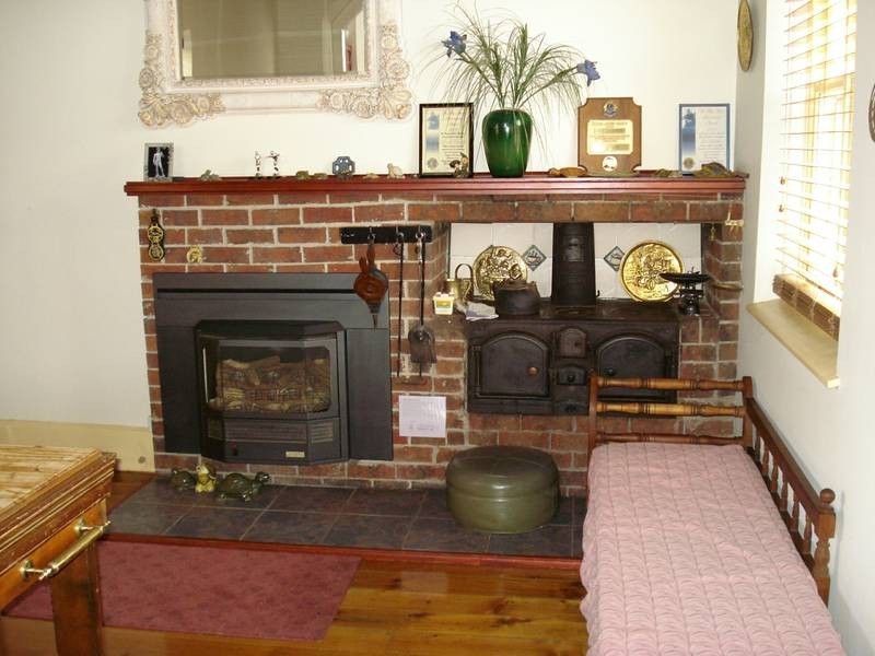 16 McNEIL STREET, Maryborough VIC 3465