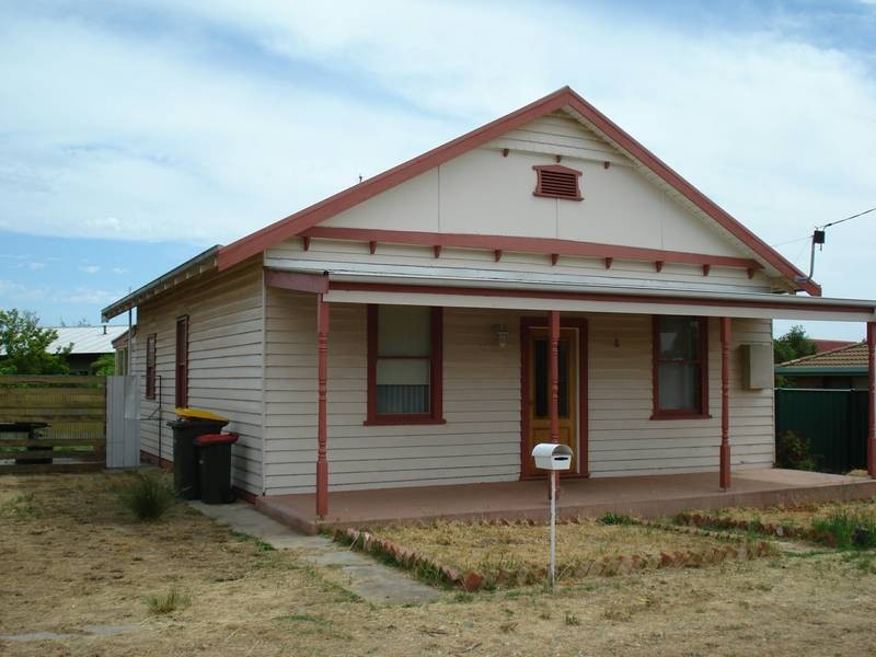 4 LOWENSTEIN STREET, Maryborough VIC 3465