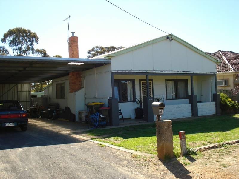 112 QUEENS AVENUE, Maryborough VIC 3465