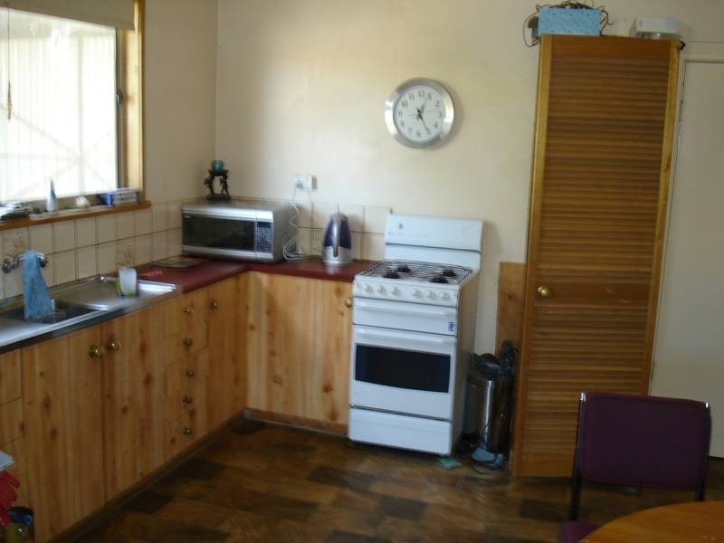 112 QUEENS AVENUE, Maryborough VIC 3465