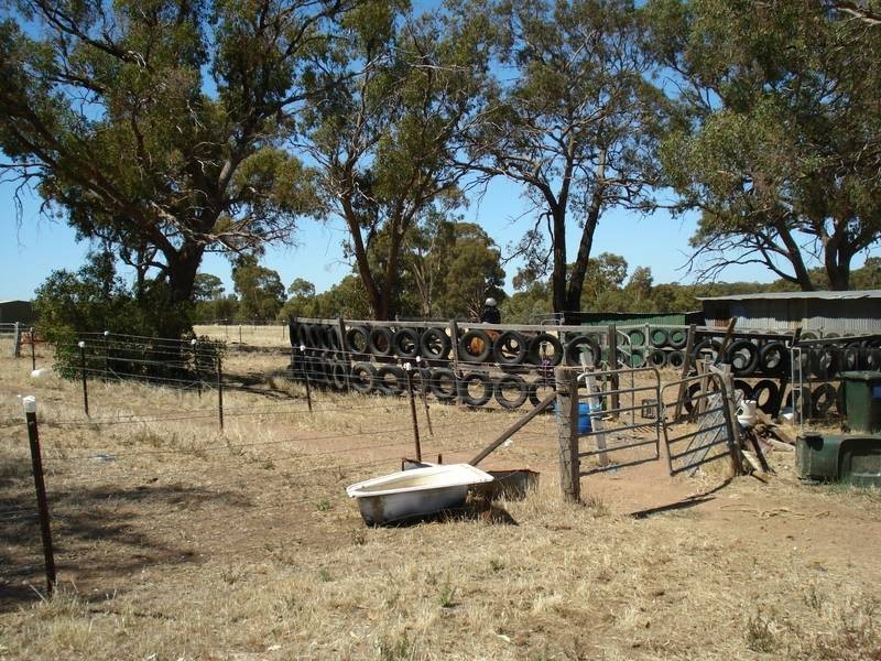 86 LEES ROAD, Bet Bet VIC 3472