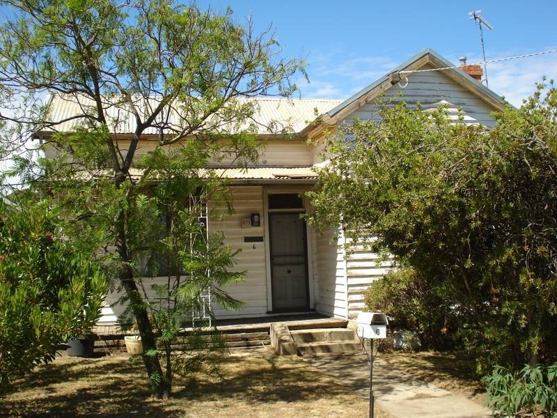 6 TAYLOR STREET, Maryborough VIC 3465