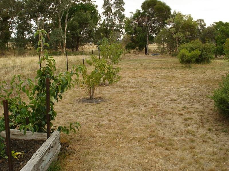 13 PIMMS ROAD, Redbank VIC 3478