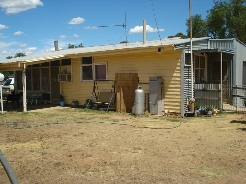 6 BETLEY ROAD, Dunolly VIC 3472