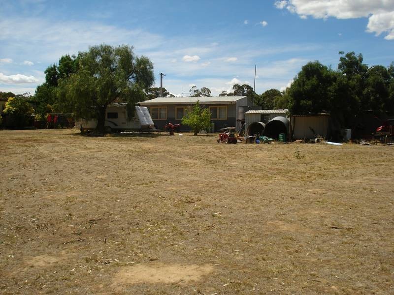 6 BETLEY ROAD, Dunolly VIC 3472