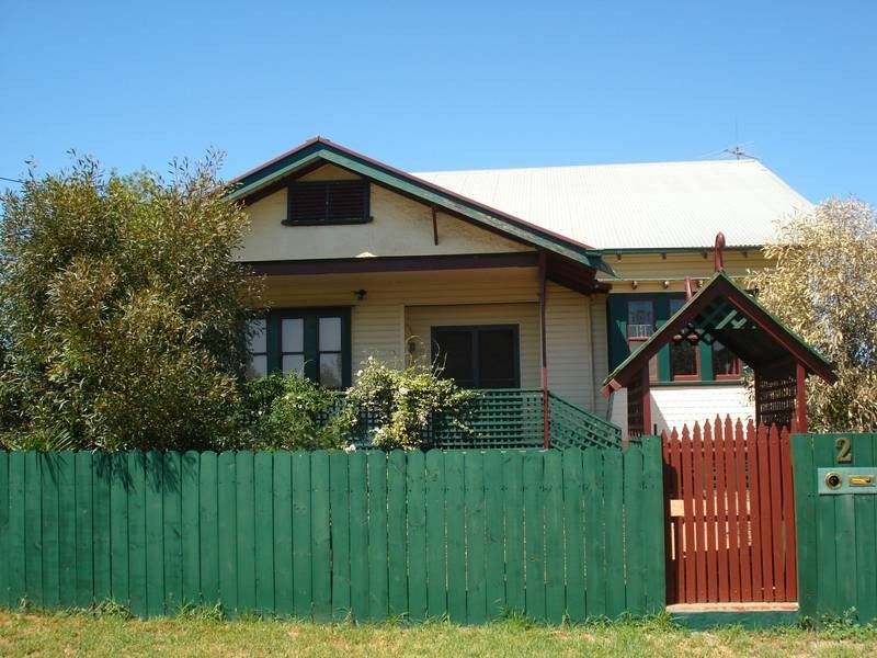 2 TAYLOR STREET, Maryborough VIC 3465