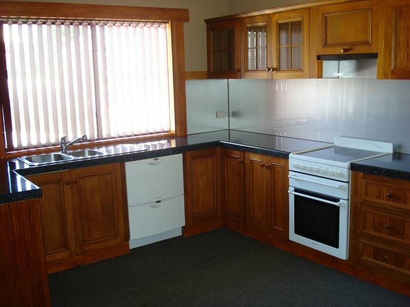 2 TAYLOR STREET, Maryborough VIC 3465