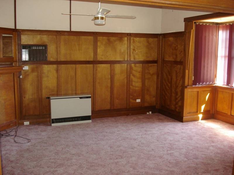 2 TAYLOR STREET, Maryborough VIC 3465