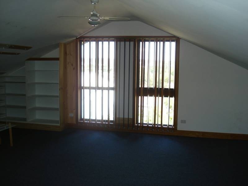 2 TAYLOR STREET, Maryborough VIC 3465