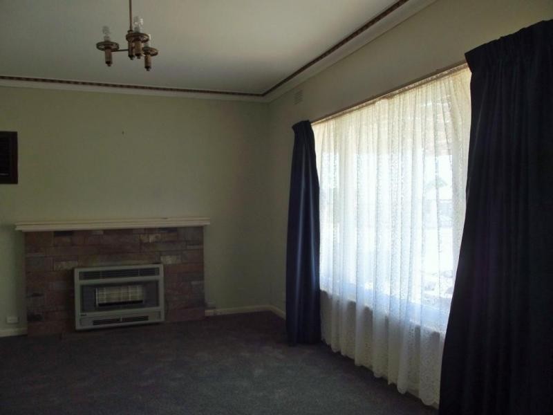 12 Barr Street, Maryborough VIC 3465