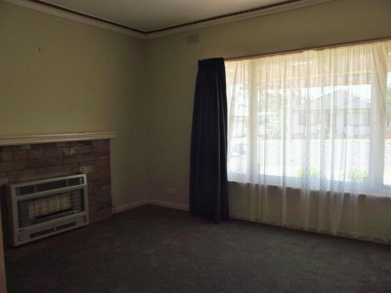 12 Barr Street, Maryborough VIC 3465