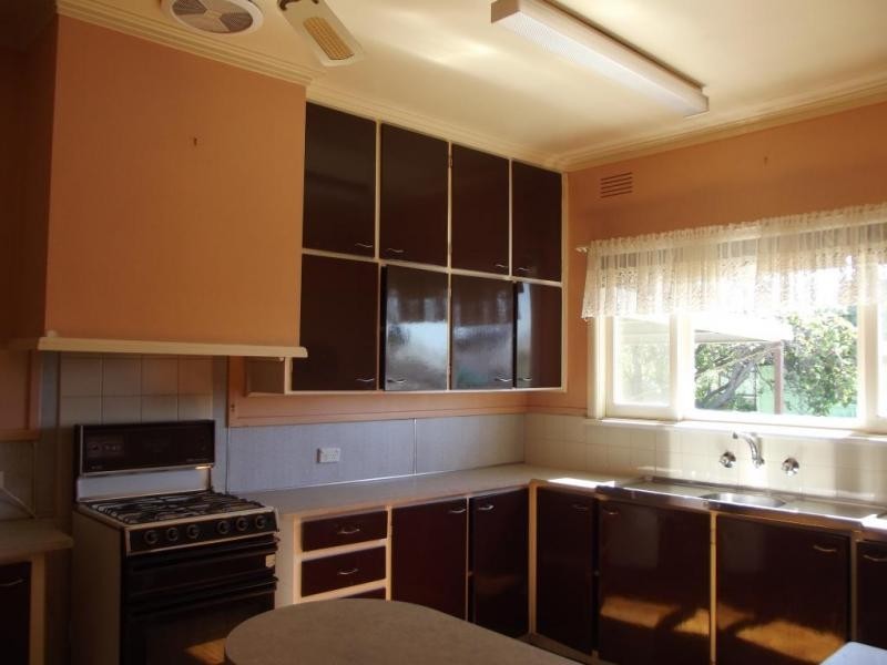 12 Barr Street, Maryborough VIC 3465