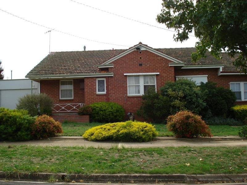 9 Frost Avenue, Maryborough VIC 3465