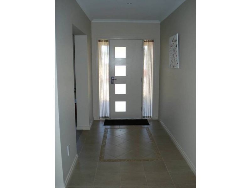 8 GARDINER COURT, Maryborough VIC 3465