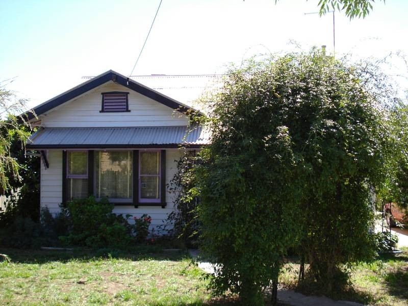 37 BURKE STREET, Maryborough VIC 3465