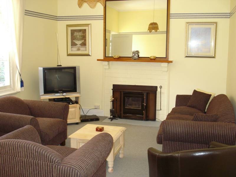 16 SCHOOL ROAD, Maryborough VIC 3465