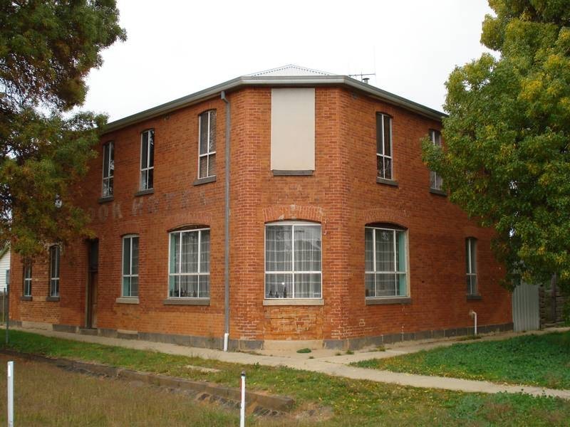 7 BUCKNALL STREET, Carisbrook VIC 3464