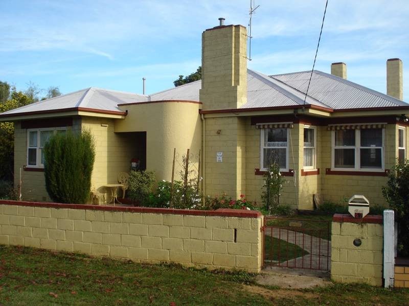 67 RAGLAN STREET, Maryborough VIC 3465