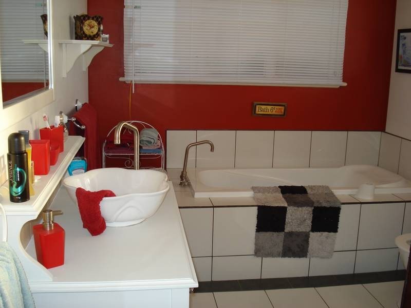 67 RAGLAN STREET, Maryborough VIC 3465