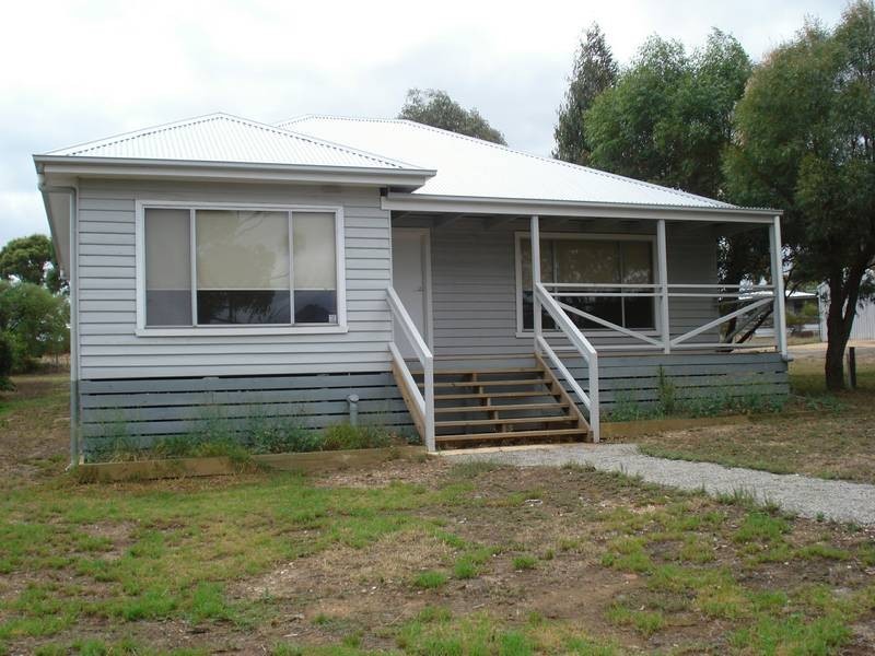 76 High Street, Avoca VIC 3467