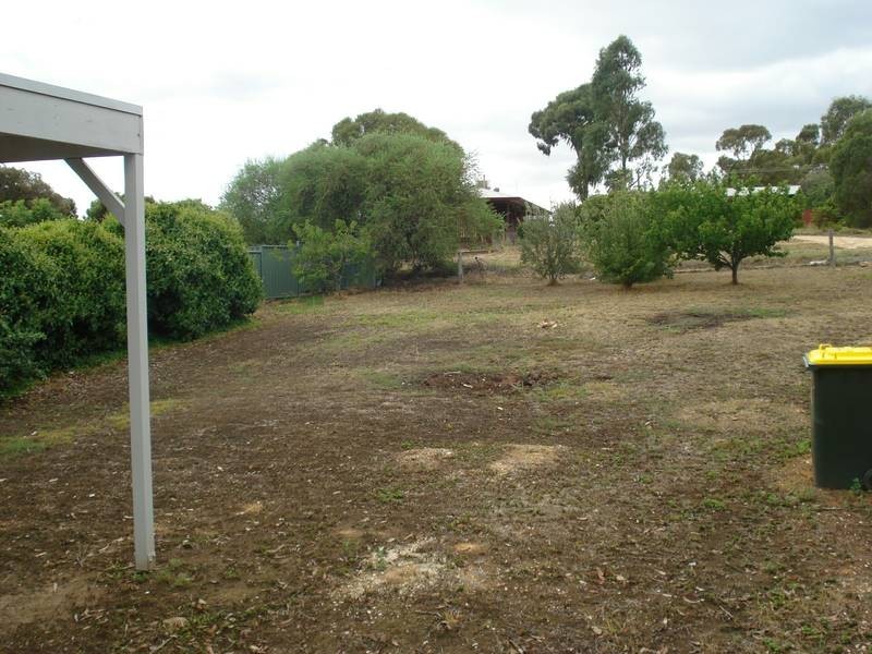 76 High Street, Avoca VIC 3467