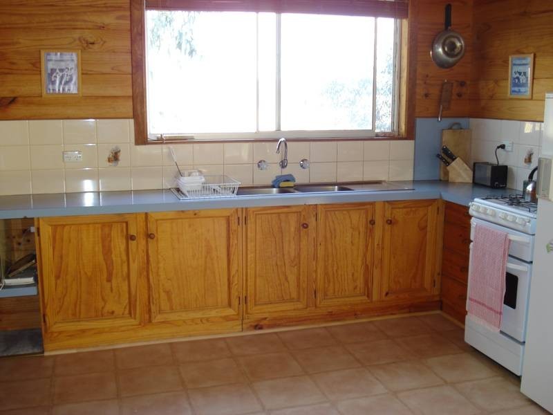 16 GUMTREE LANE, Avoca VIC 3467