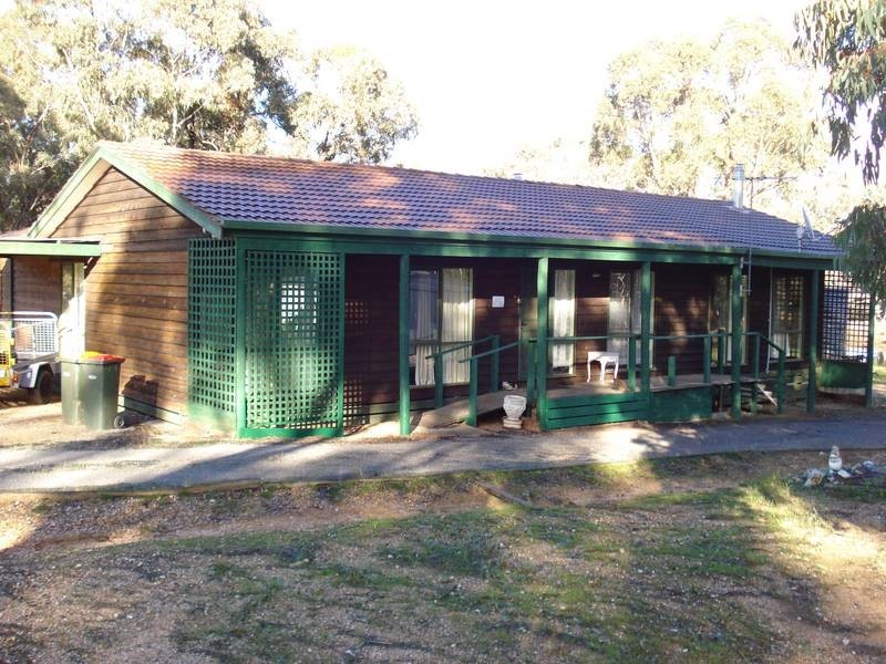 90 NICHOLLS ROAD, Daisy Hill VIC 3465