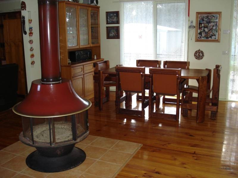 90 NICHOLLS ROAD, Daisy Hill VIC 3465