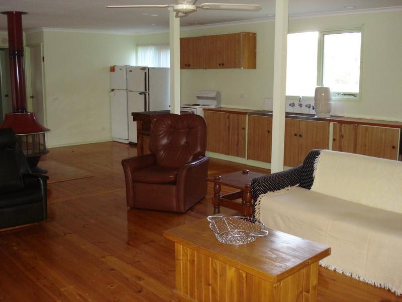 90 NICHOLLS ROAD, Daisy Hill VIC 3465