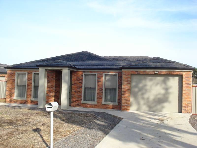 12 Albert Street, Carisbrook VIC 3464