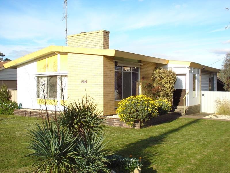 260 GLADSTONE STREET, Maryborough VIC 3465