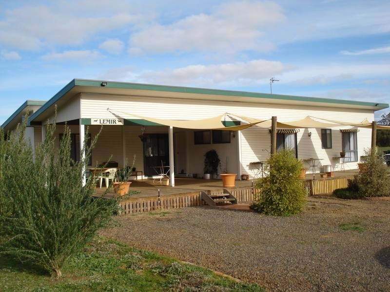 54 MIDDLE ROAD, Bromley VIC 3472