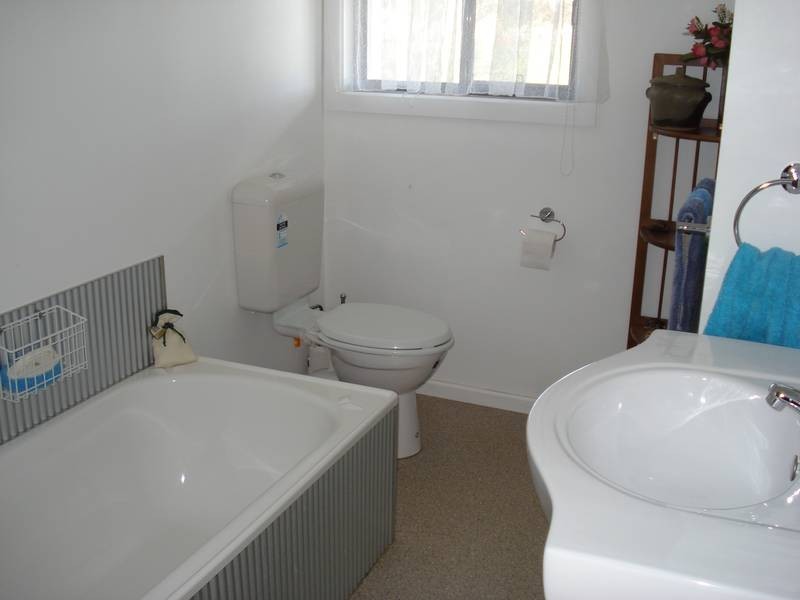 54 MIDDLE ROAD, Bromley VIC 3472