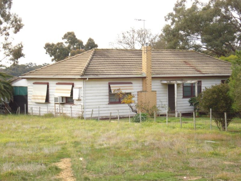 8 BRICK KILN ROAD, Flagstaff VIC 3465