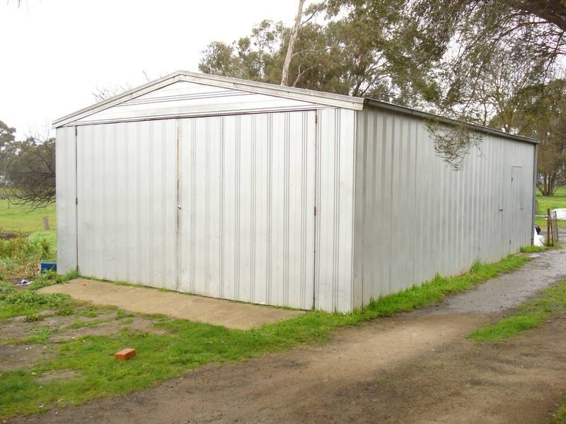 8 BRICK KILN ROAD, Flagstaff VIC 3465