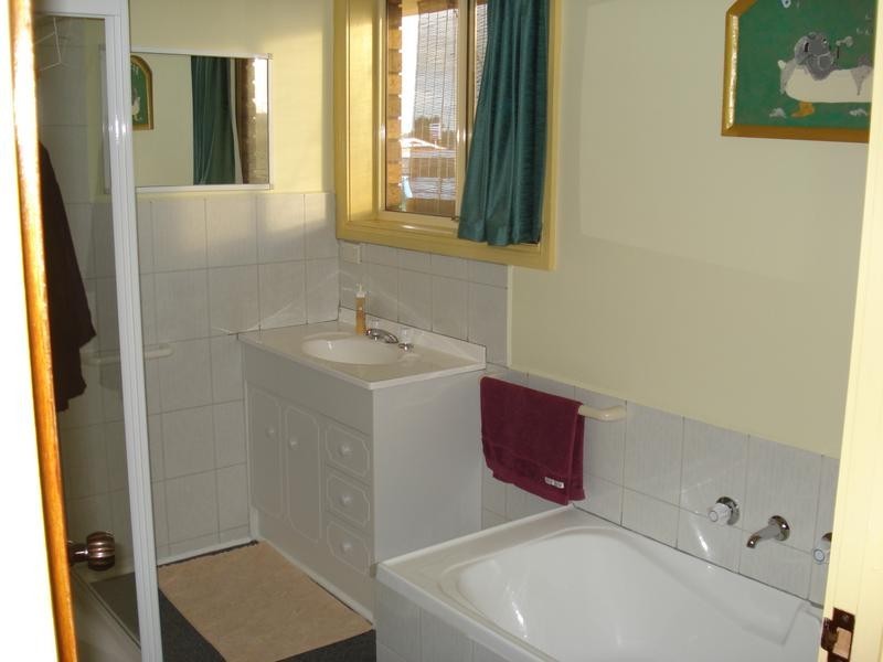 22 HALLS STREET, Carisbrook VIC 3464