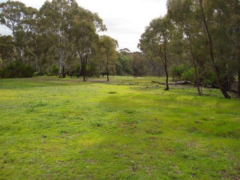 - BRIDGEWATER-DUNOLLY ROAD, Waanyarra VIC 3551