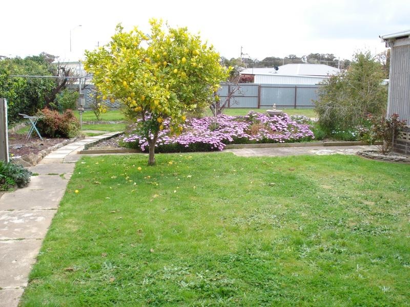 7 NAPIER STREET, Maryborough VIC 3465