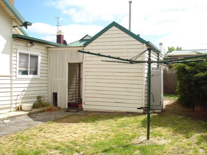 4 OUTTRIM STREET, Maryborough VIC 3465