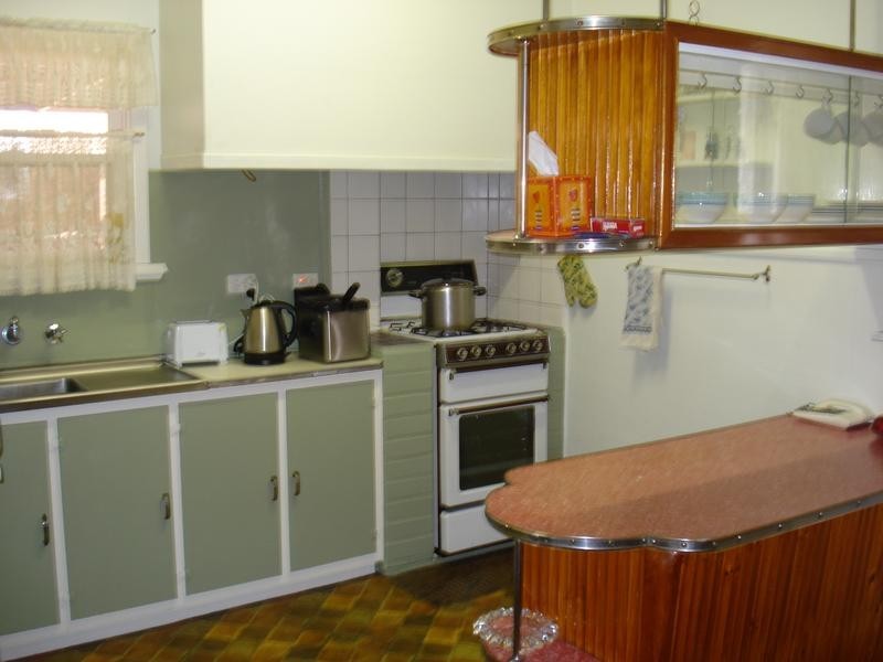 9 FROST AVENUE, Maryborough VIC 3465