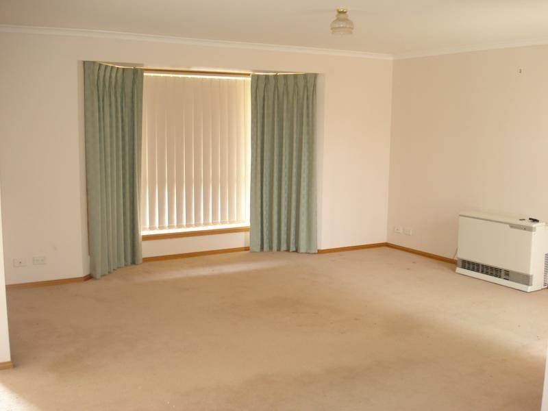 1/62 BARKLY STREET, Maryborough VIC 3465