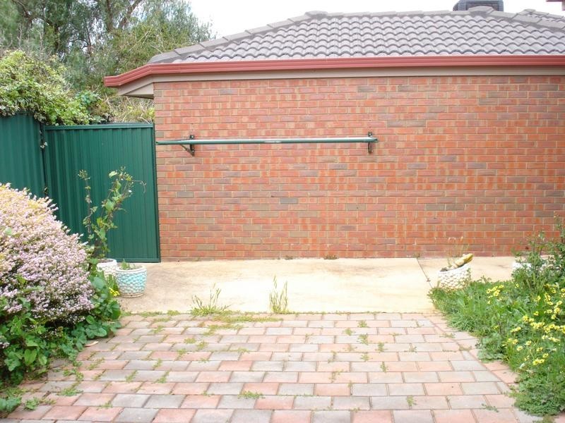 1/62 BARKLY STREET, Maryborough VIC 3465