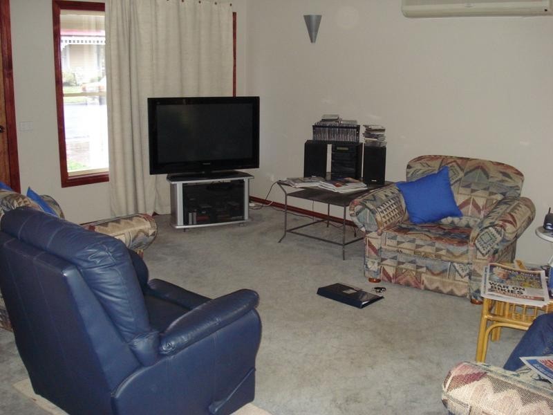 2/1 CROSS STREET, Maryborough VIC 3465