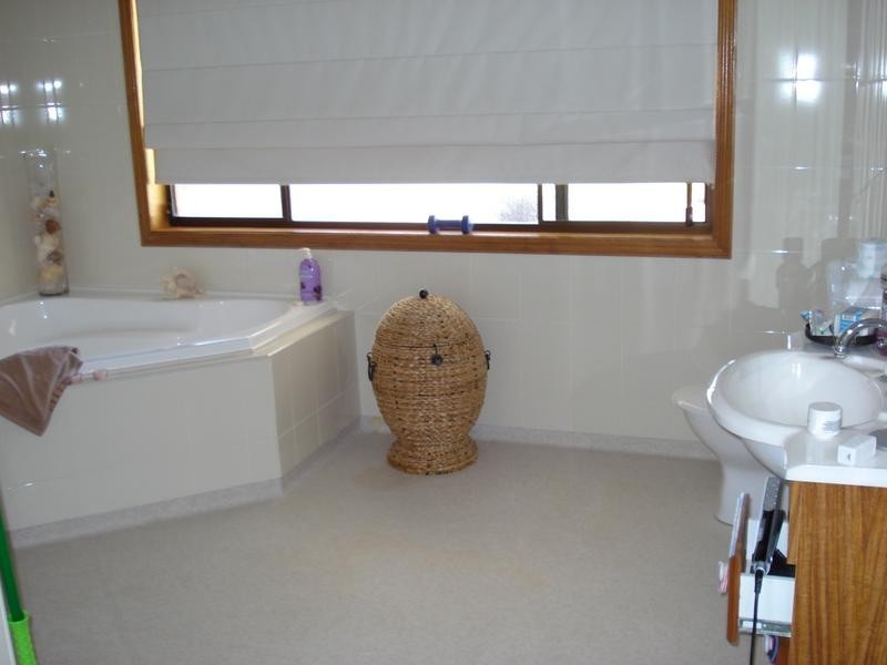 25 ROWLES DRIVE, Maryborough VIC 3465