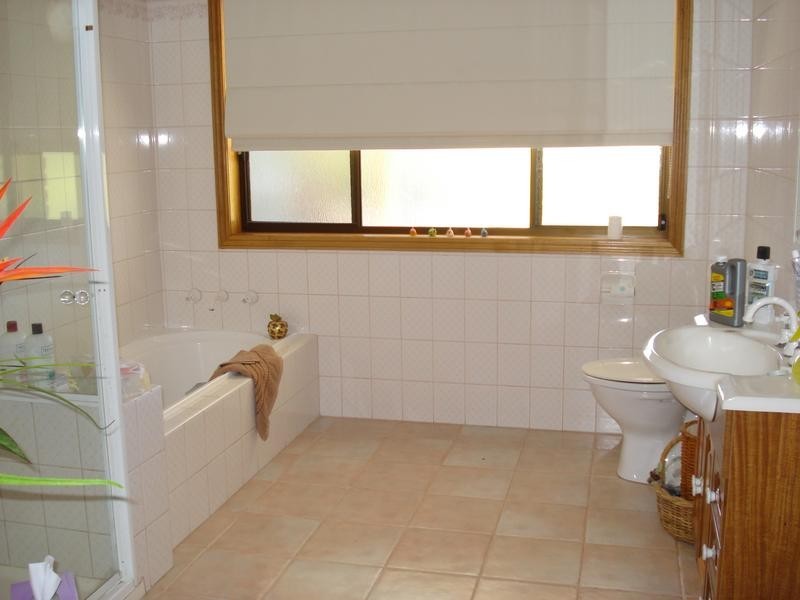 25 ROWLES DRIVE, Maryborough VIC 3465